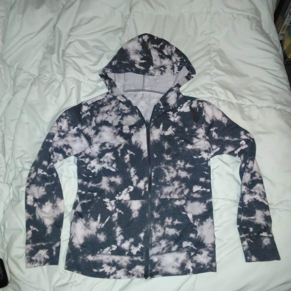 flirtitude Tops - Flittitude active zip hoodie